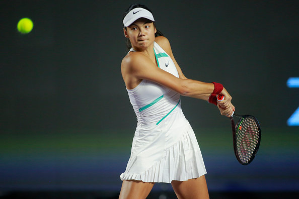 拉杜卡努整场比赛状态起起伏伏最终决胜盘左大腿不适无奈退赛