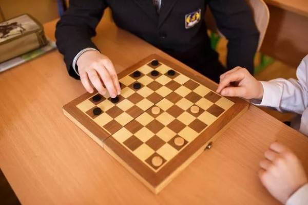 国际跳棋资料图