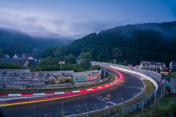 “绿色地狱” -- 纽博格林