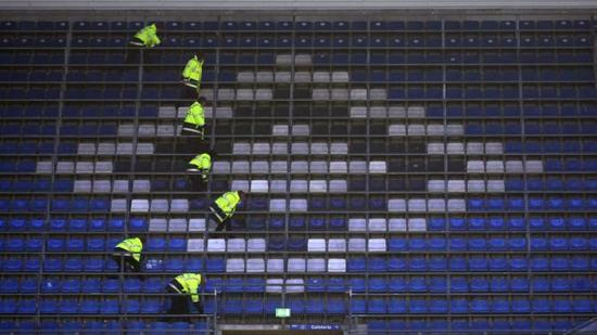 警察赛前排查看台