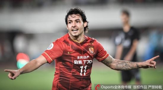 高拉特梅开二度助恒大逆转城南