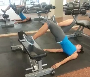 抬高式单腿臀桥。
