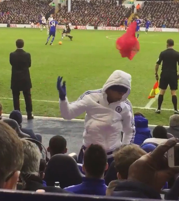 该撕掉那块红布了