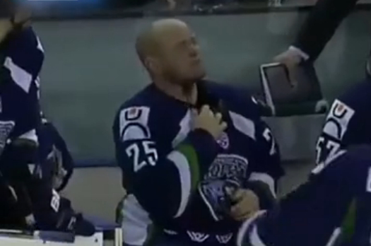 尼科夫场下鲜血直流