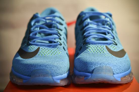 做工极为精致。