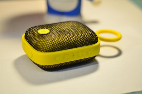 开关和音量键。