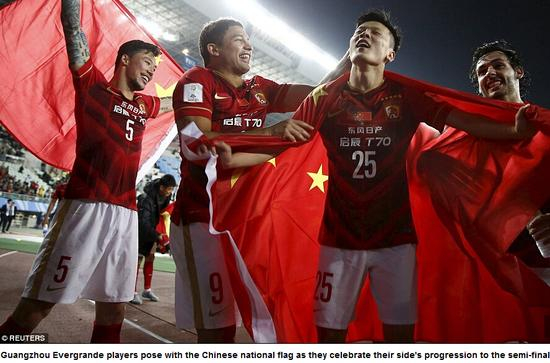 外媒关注：赛后的中国国旗秀