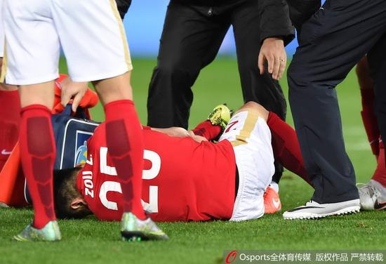 邹正受伤牵动人心