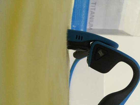 耳机右侧的功能键