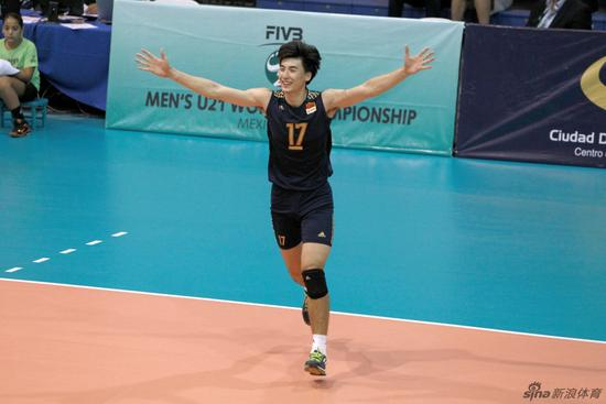 别看平时腼腆，赛场上我可是实力干将