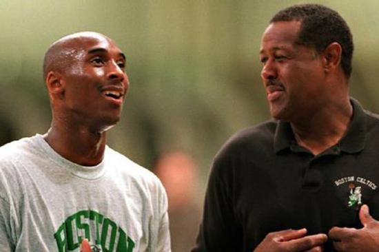 卡尔很喜欢科比，但最终放弃了他。