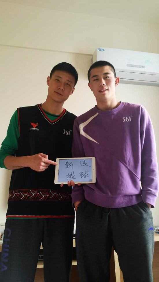 新浪排球（李董马亚和马超）