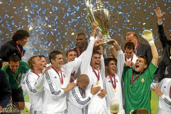 皇马多次捧起欧冠奖杯