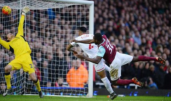 安东尼奥冲顶破门