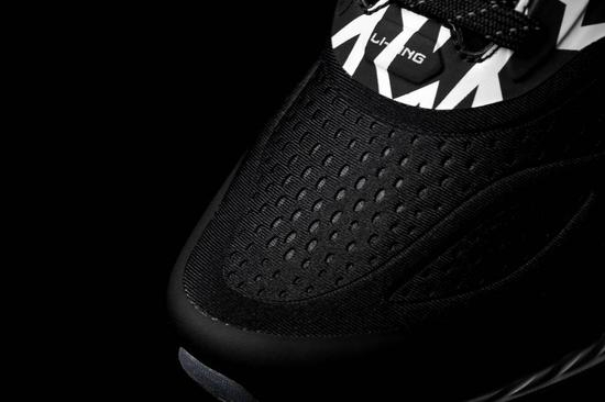 细密织物结合无缝工艺的鞋面