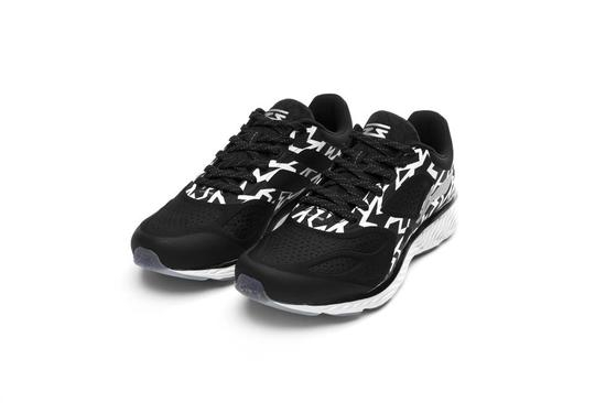 外观抢眼的千鸟格纹配色