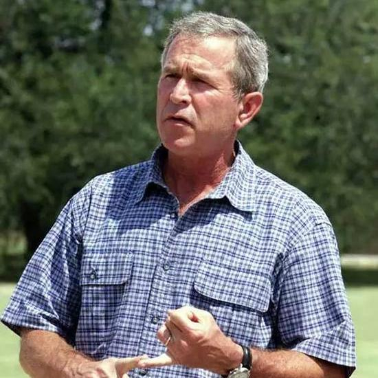 美国前总统小布什　自诩为来自德州的牛仔