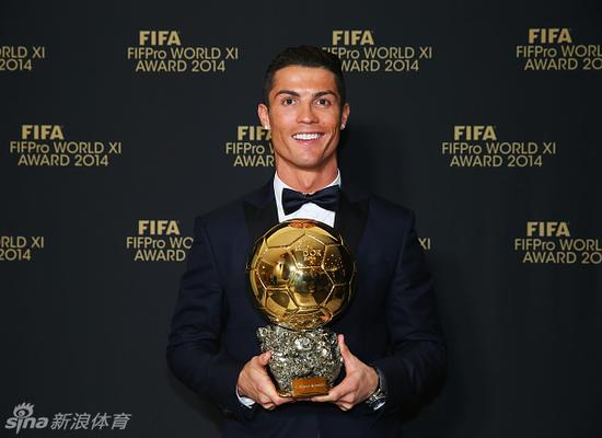 C罗捧得最近一次金球奖