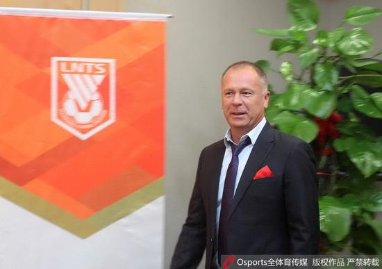 新帅曼诺-梅内塞斯踌躇满志