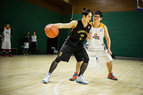 蒋劲夫19分10板3助 绿藤95-93绝杀新浪小编|图_cba_新浪竞技风暴_新浪