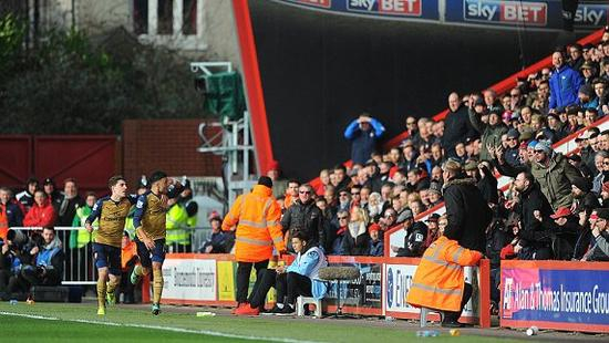 张伯伦扩大比分