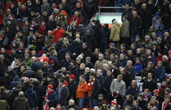 利物浦球迷第77分钟提前退场以示抗议
