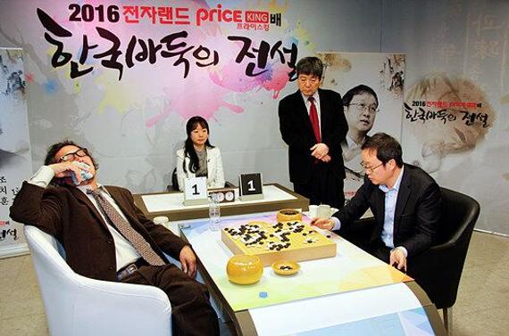 杯韩国围棋传奇循环赛第9局战罢,刘昌赫九段执黑超时击败赵治勋九段