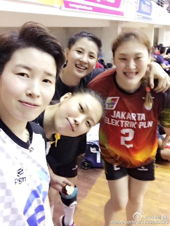 张磊、王一梅、李静、杨舟印尼赛场相聚(来源：张磊微博)