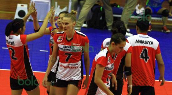 马列安妮、汤姆亮相