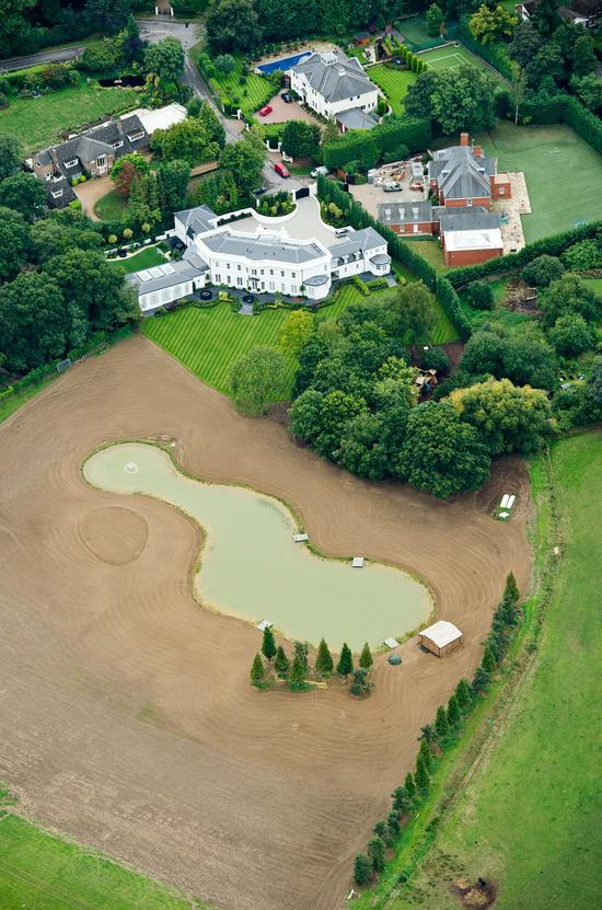 事发在特里豪宅附近路上