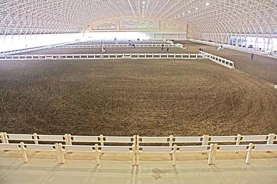 室内最大马术训练场