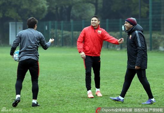 上港备战，埃神心情不错