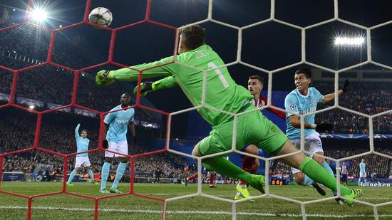 埃因霍温门将救险