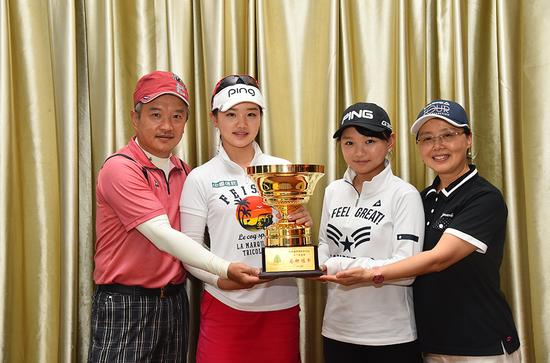 石昱婷全家福（摄影：王述）