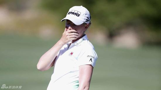 路易斯错失推杆