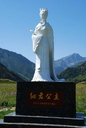 细君公主雕塑（新疆 伊宁境内）