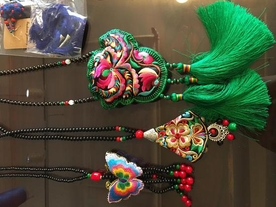 燕尚會中国风耳环挂件，价值200元