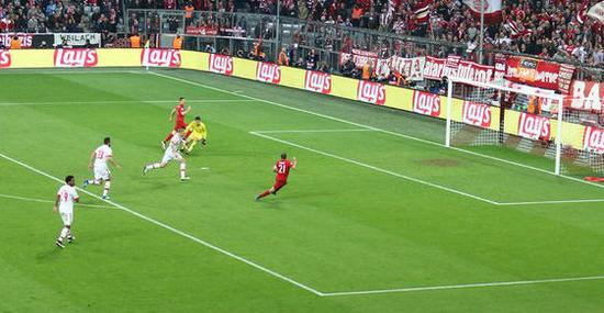 莱万单刀还要传拉姆