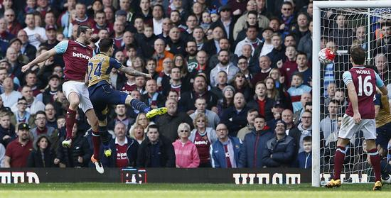 卡罗尔完成帽子戏法