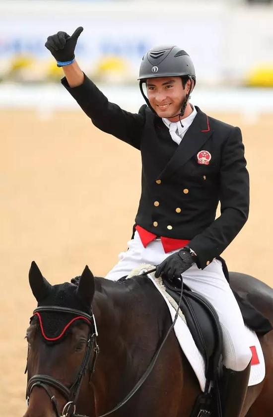 2014年仁川亚运会华天获个人银牌 摄影：新华社记者白雪飞