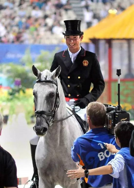2008年，18岁华天参加北京奥运会 图片来自香港赛马会