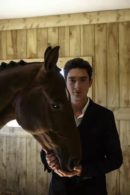 华天和“铁木真”一起夺得了亚运银牌 摄影：John Stoddart