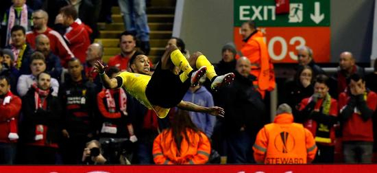 奥巴梅扬空翻庆祝进球