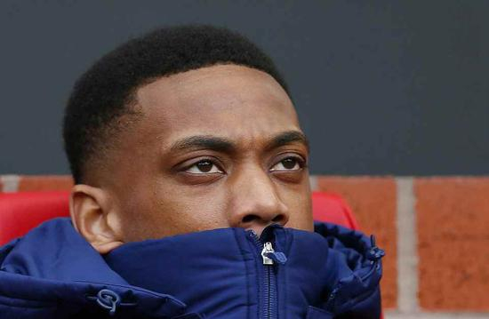 马夏尔进替补席