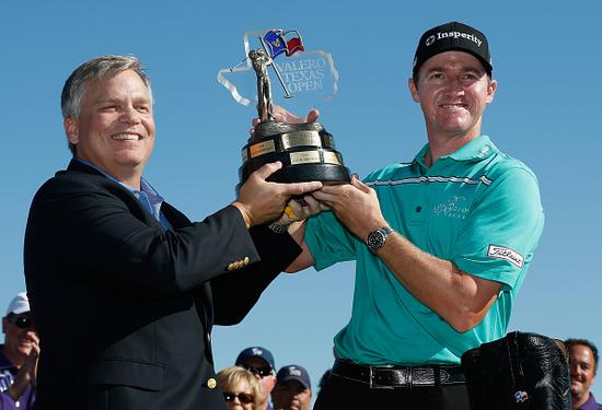 沃克尔去年在家乡赢得美巡第5冠