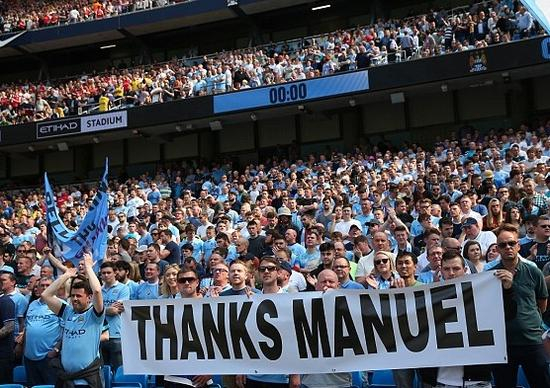 曼城球迷感谢佩工