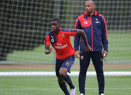 亨利当教练有模有样