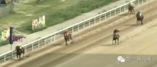 “中国红”夺得首金