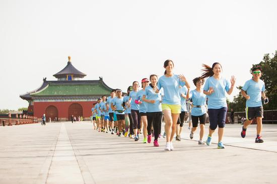 在天坛奔跑