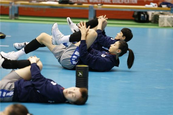 女排落选赛韩泰首发:金延璟主打 波蓬主二传